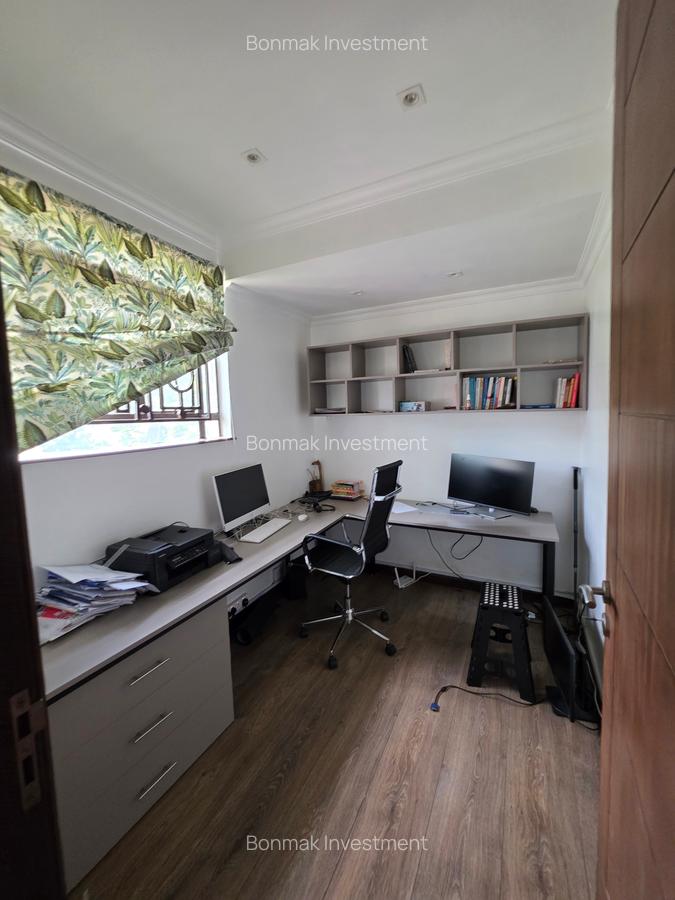 4 Bed Townhouse with En Suite at Lavington Green. - 20