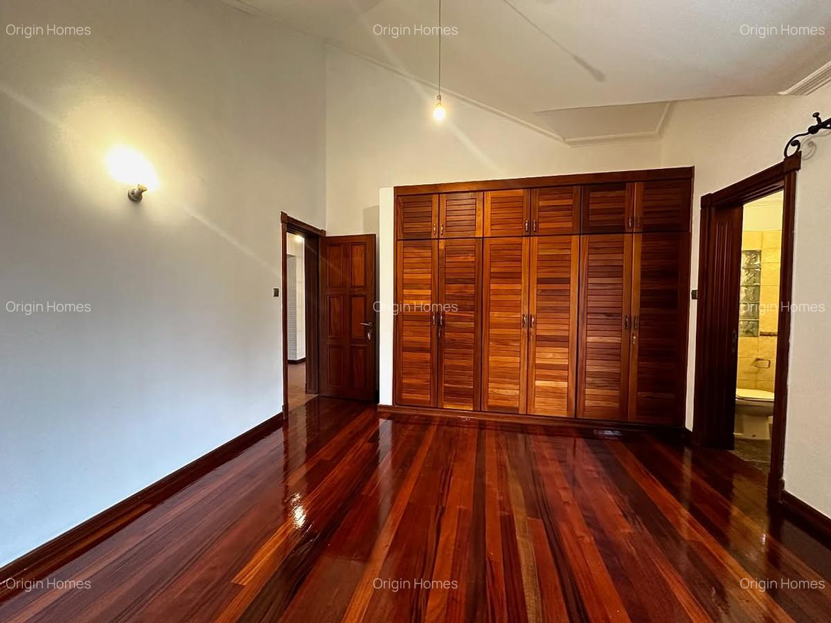 4 Bed Townhouse with En Suite at Westlands - 10