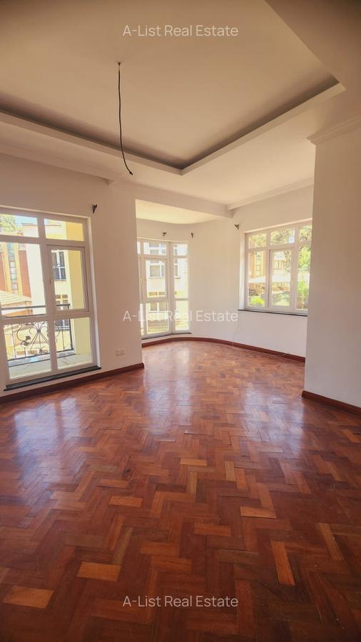 5 Bed Villa with En Suite at Lavington - 5
