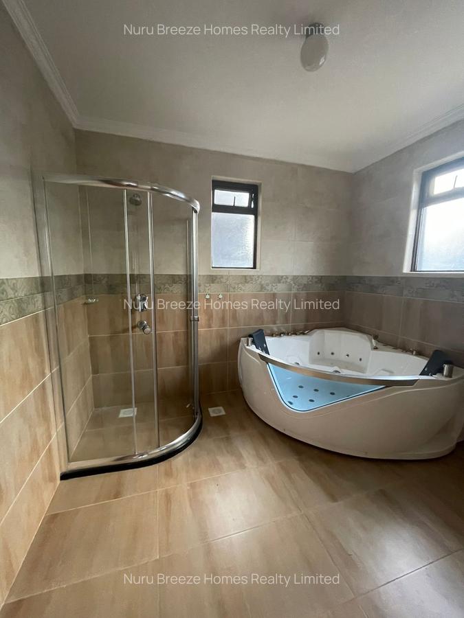 5 Bed Townhouse with En Suite in Lavington - 6
