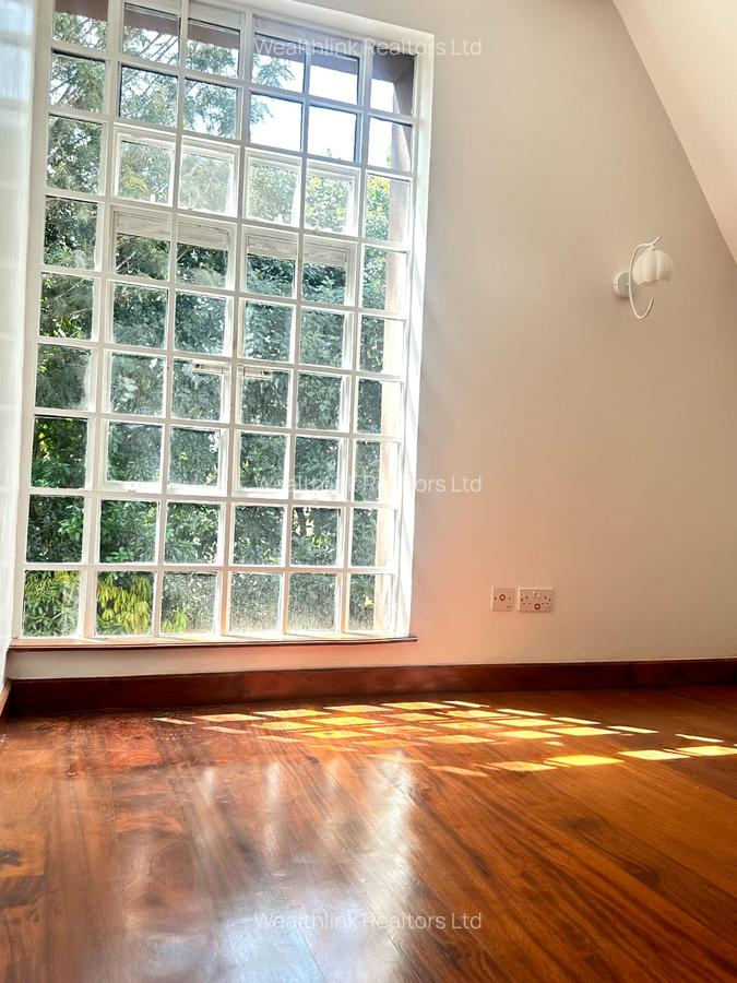 3 Bed Townhouse with En Suite at Nyari West - 17