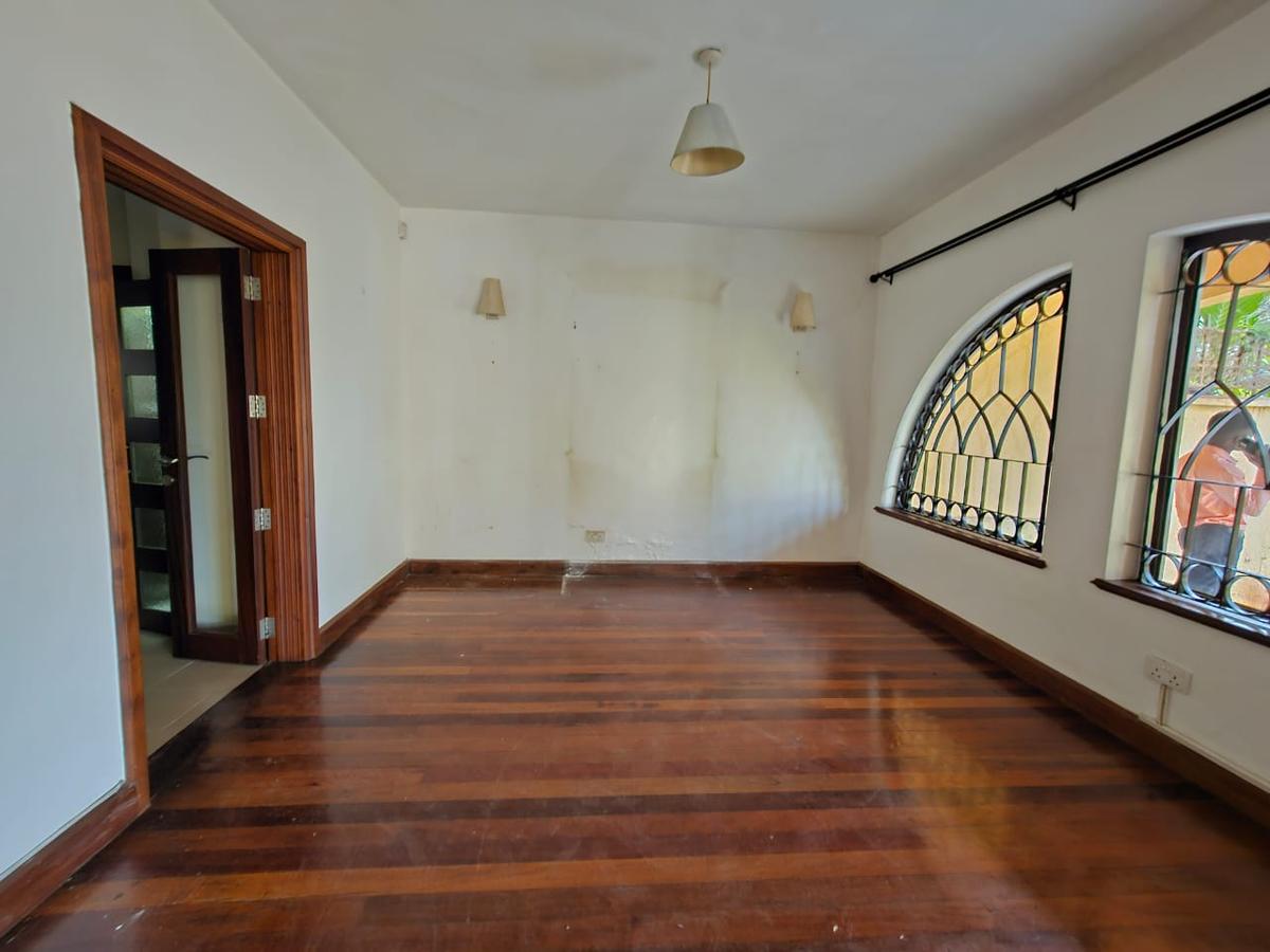 4 Bed Townhouse with En Suite in Lavington - 12