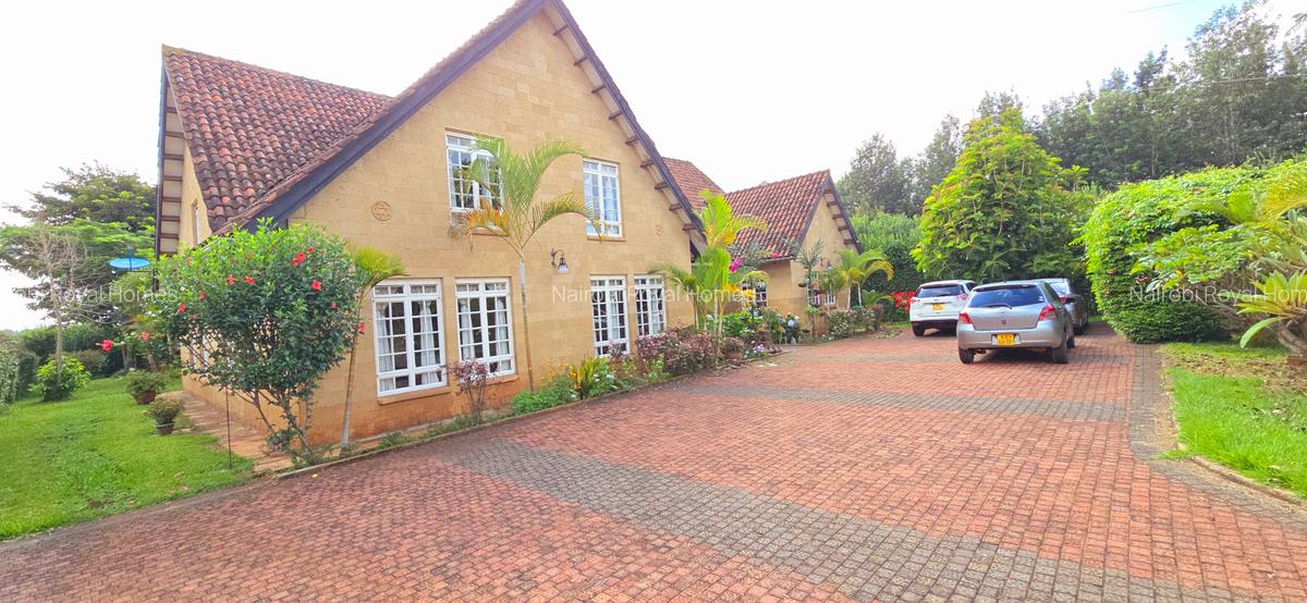 4 Bed House with En Suite at Runda Road - 2