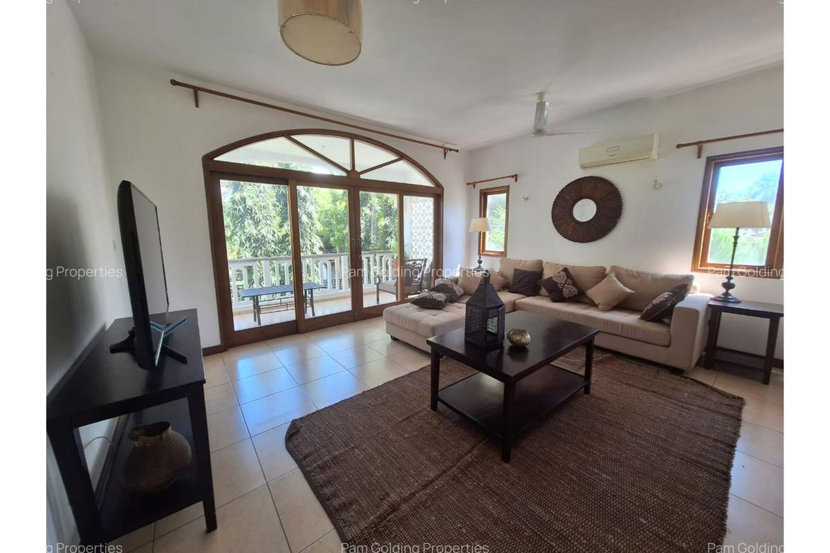 4 Bed Villa with En Suite in Nyali Area - 7