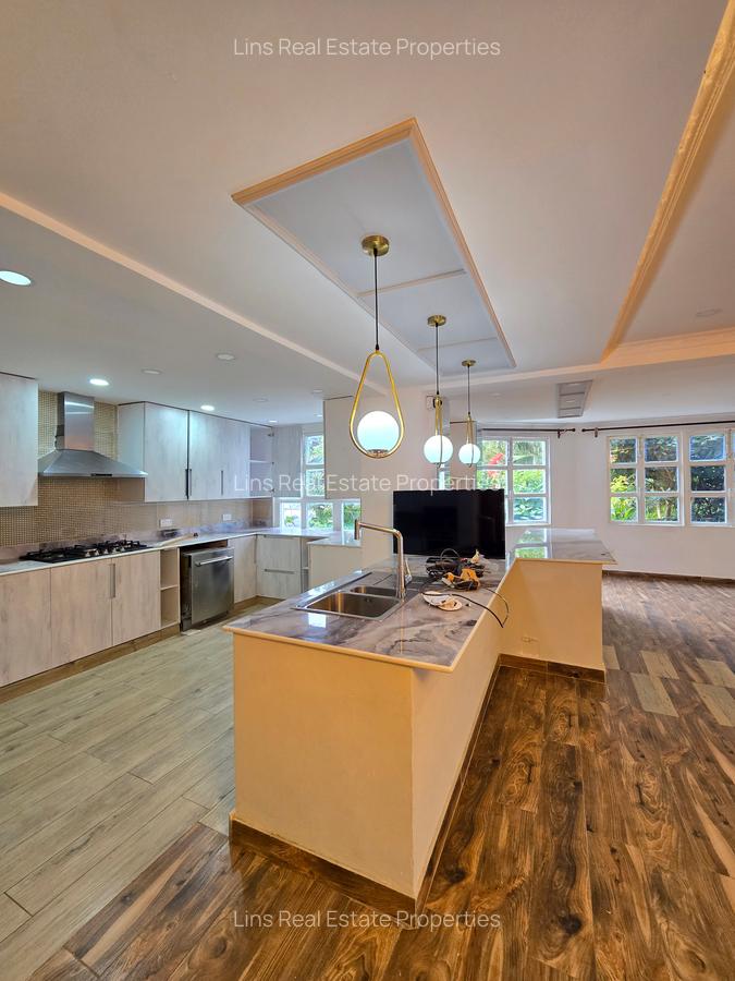 5 Bed House with En Suite in Runda - 18