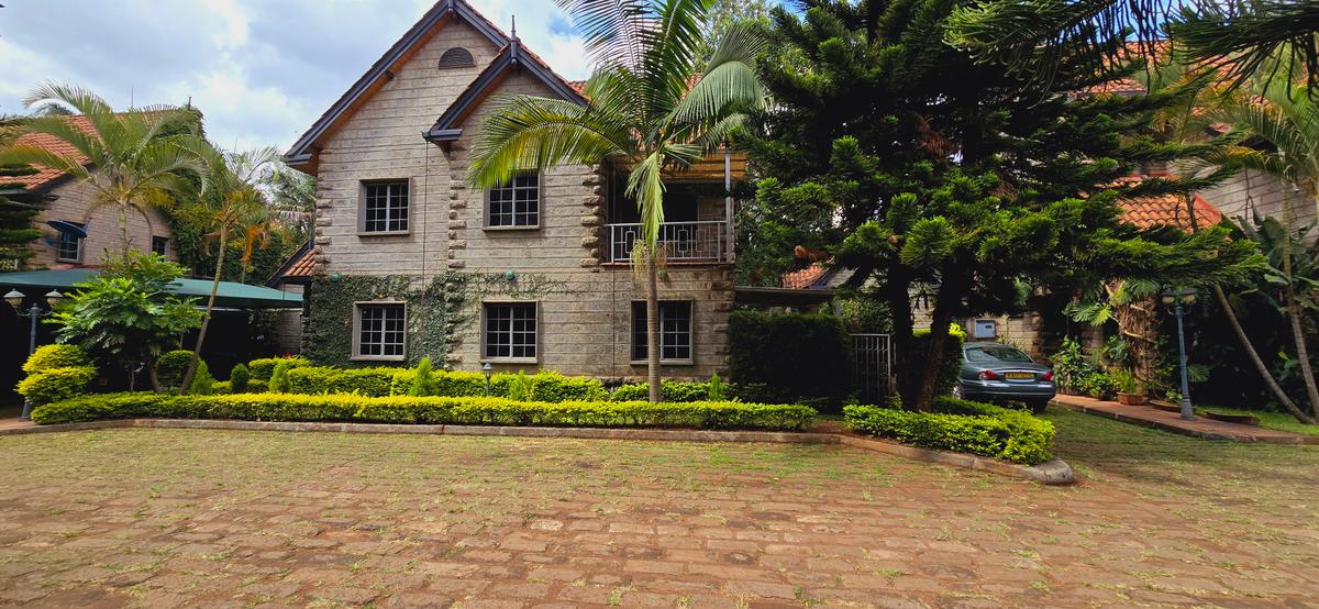 4 Bed Townhouse with En Suite at Othaya Road - 2