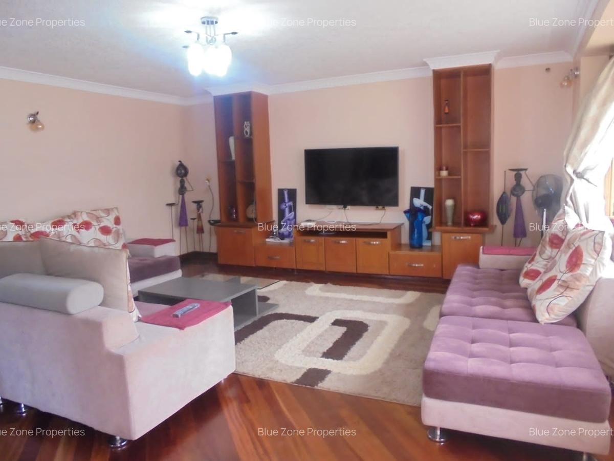4 Bed Townhouse with En Suite at Close To Un - 6