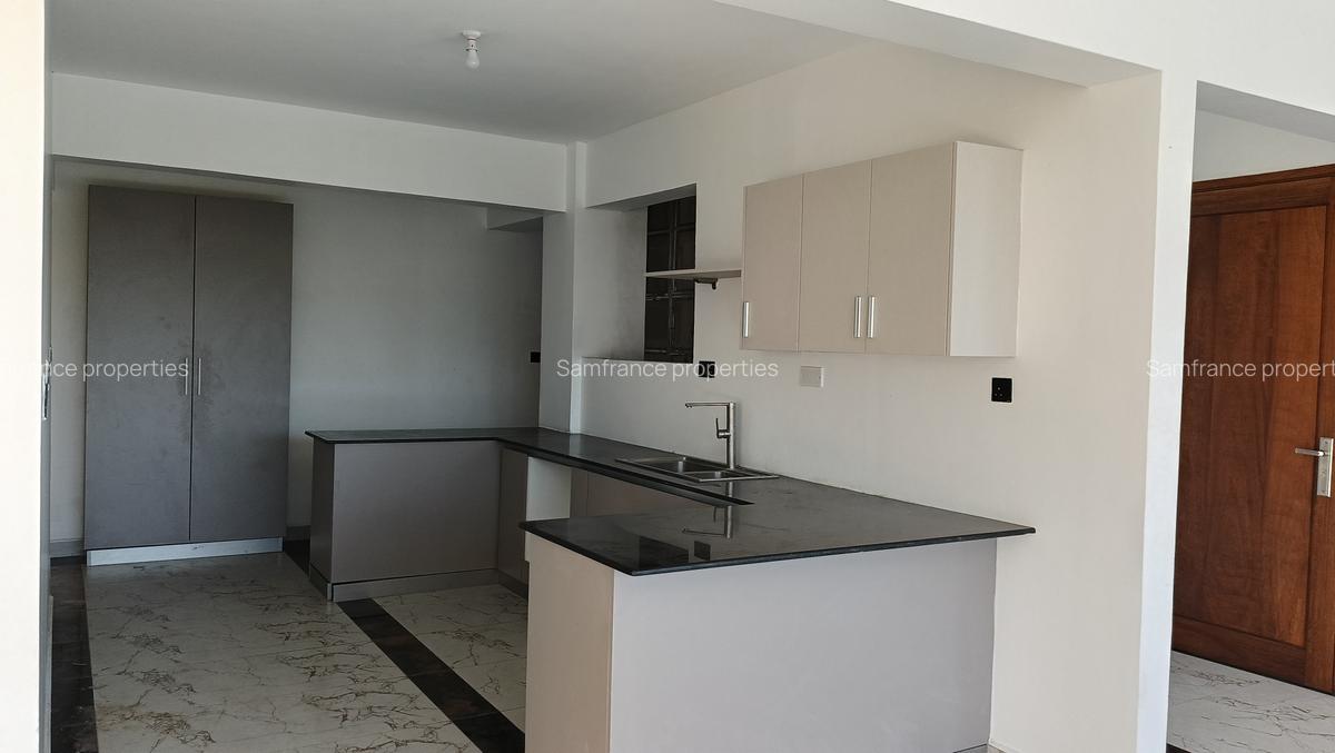 Serviced 4 Bed Apartment with En Suite at Beach Road - 10