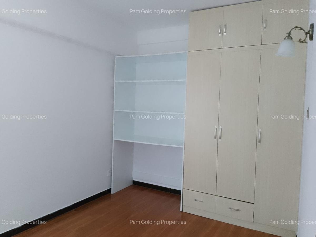 2 Bed Apartment with En Suite at Dennis Pritt Road - 6