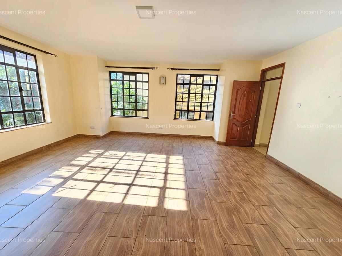 5 Bed Townhouse with En Suite in Kyuna - 3