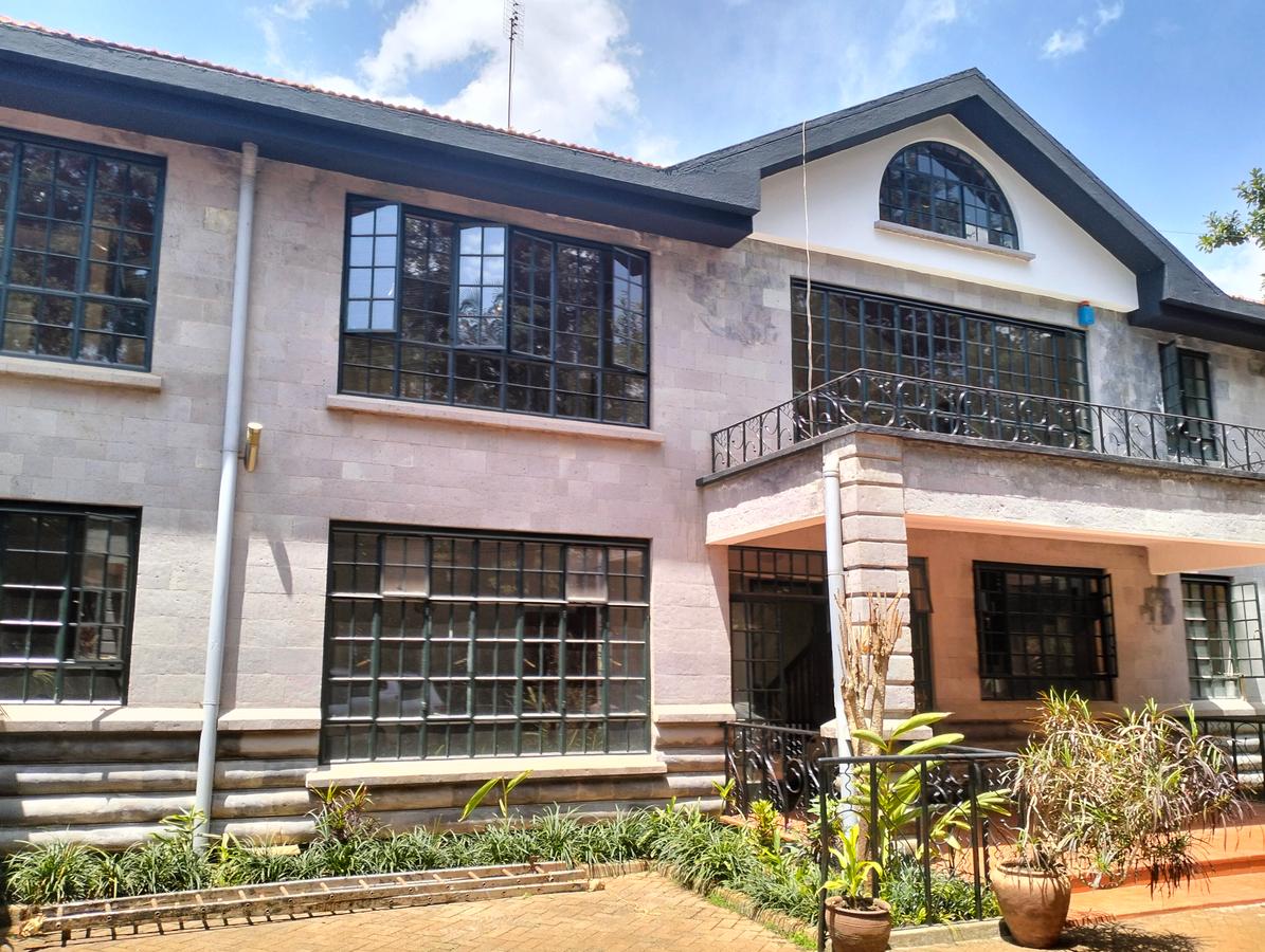 5 Bed House with En Suite in Runda - 19