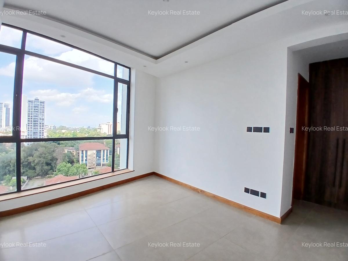 3 Bed Apartment with En Suite at Riverside Drive - 6