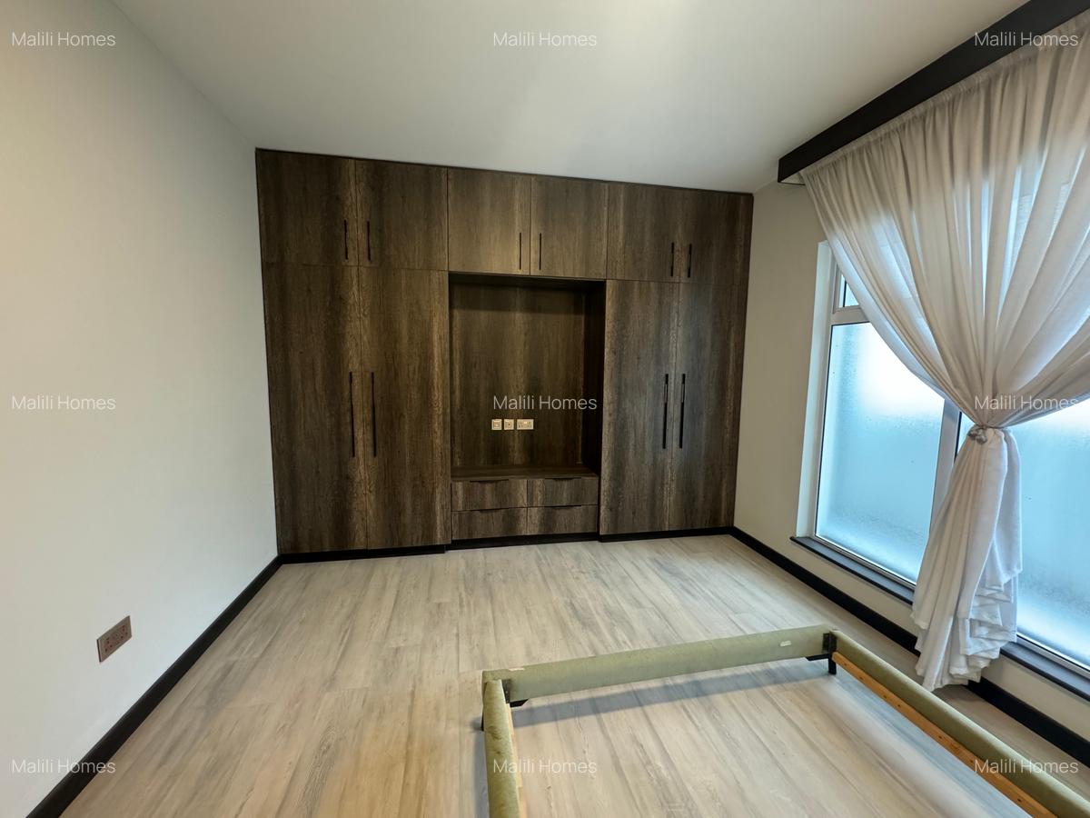 2 Bed Apartment in Riverside - 8