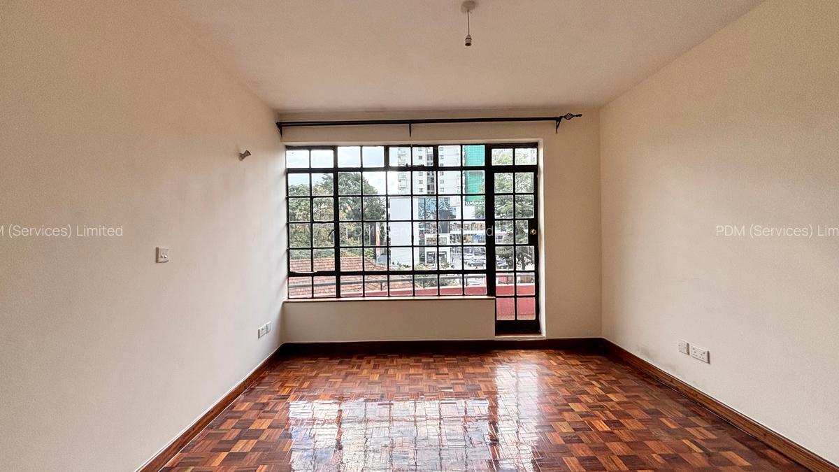 2 Bed Apartment with En Suite in Lavington - 6