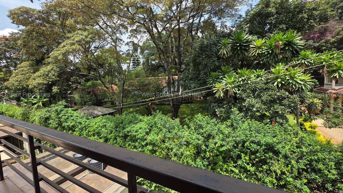 5 Bed Villa with En Suite at Lavington - 19