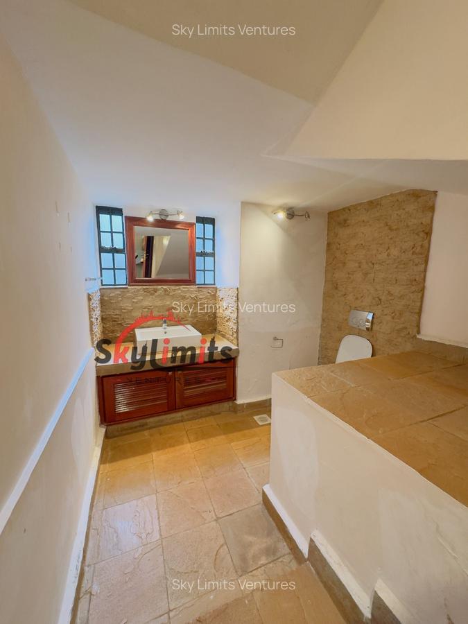 4 Bed Townhouse with En Suite at Peponi Rd - 10