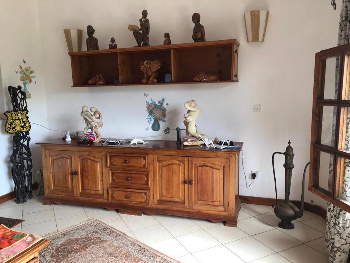 5 Bed Villa with En Suite in Malindi - 18