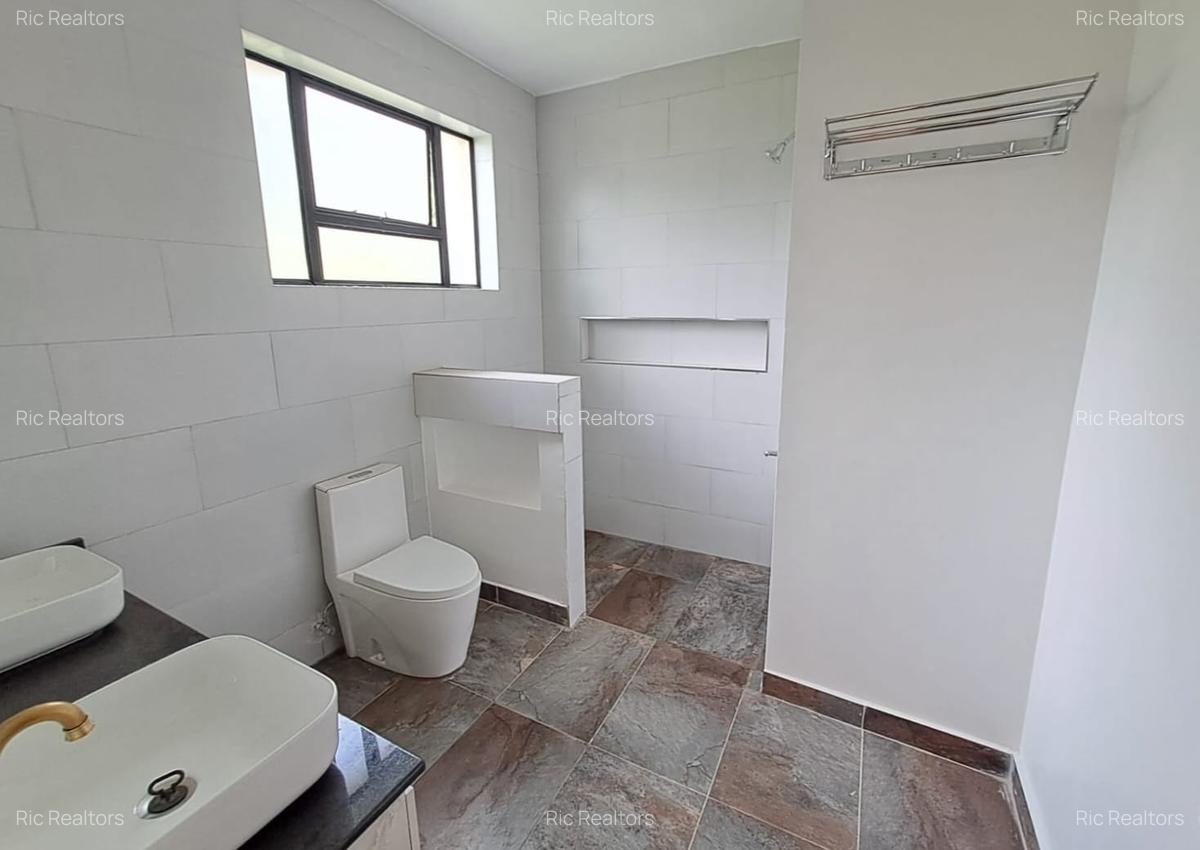 4 Bed Townhouse with En Suite at Oloolua - 46 - 8