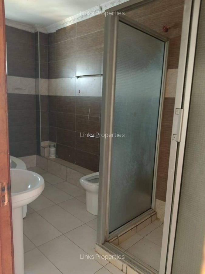 5 Bed Townhouse with En Suite at Karen - 8