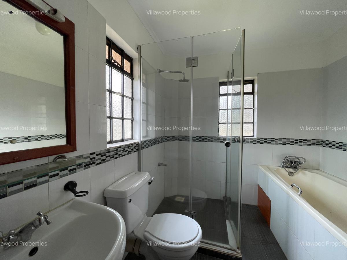 4 Bed House with En Suite in Runda - 12