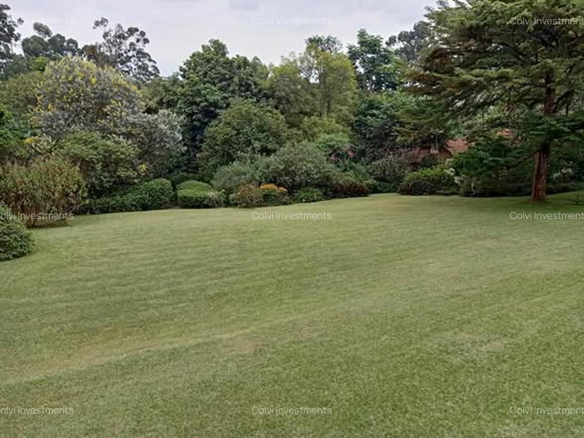 5 Bed House with Swimming Pool in Ridgeways - 7