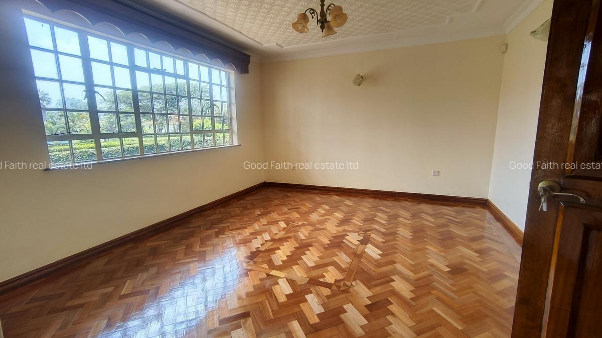 5 Bed House with En Suite in Runda - 9