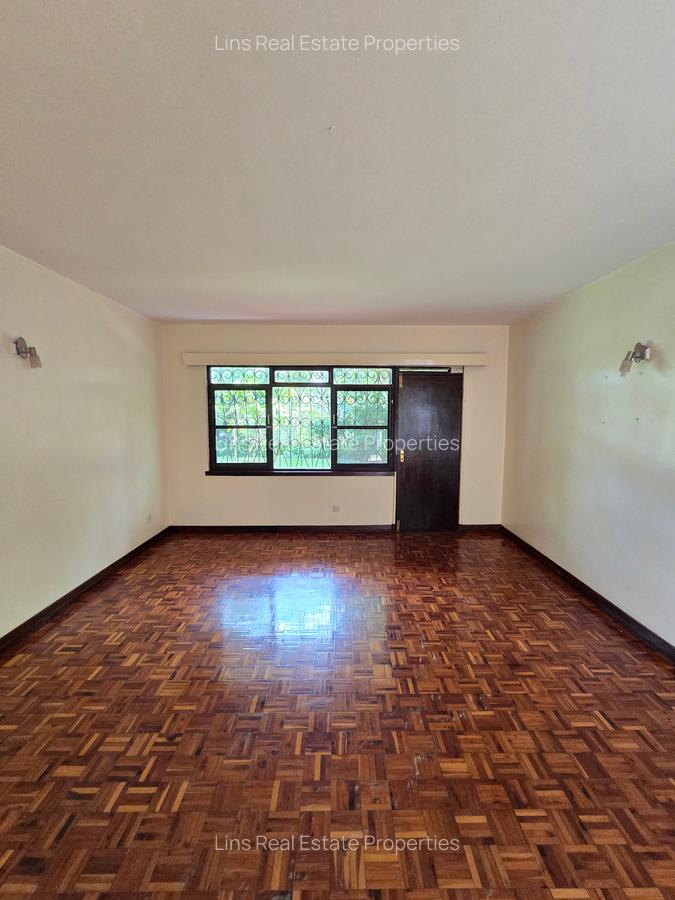 4 Bed House with En Suite in Runda - 11