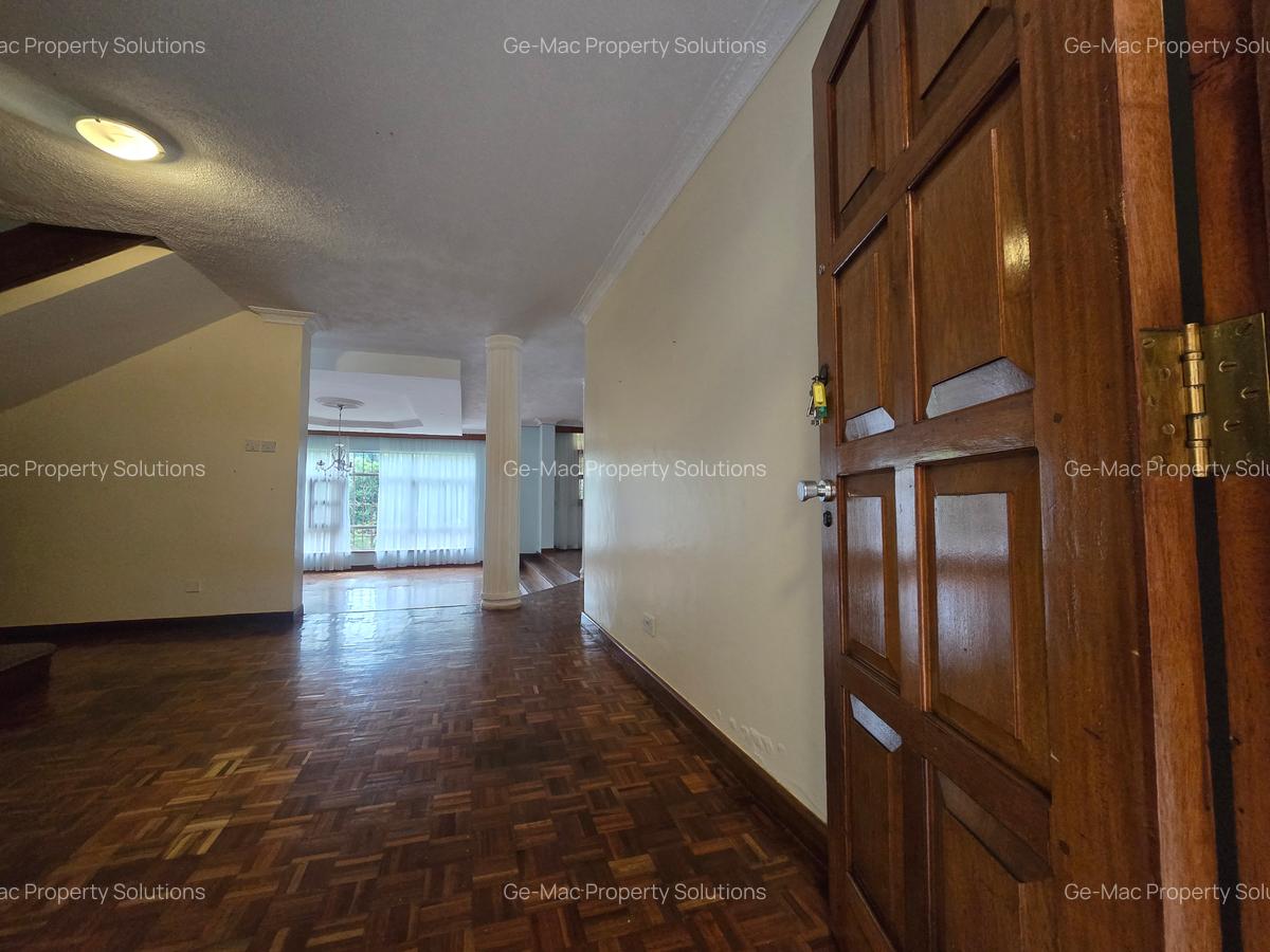 4 Bed House with En Suite in Runda - 14