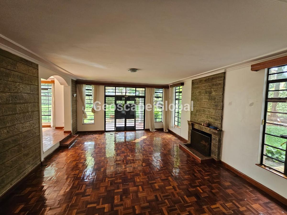 4 Bed House with En Suite in Nyari - 12