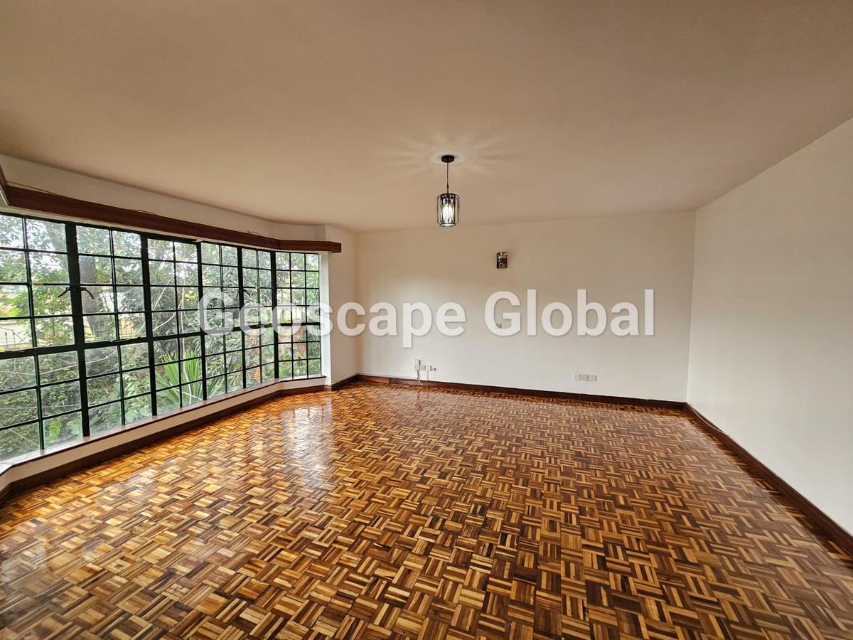 5 Bed House with En Suite in Spring Valley - 10