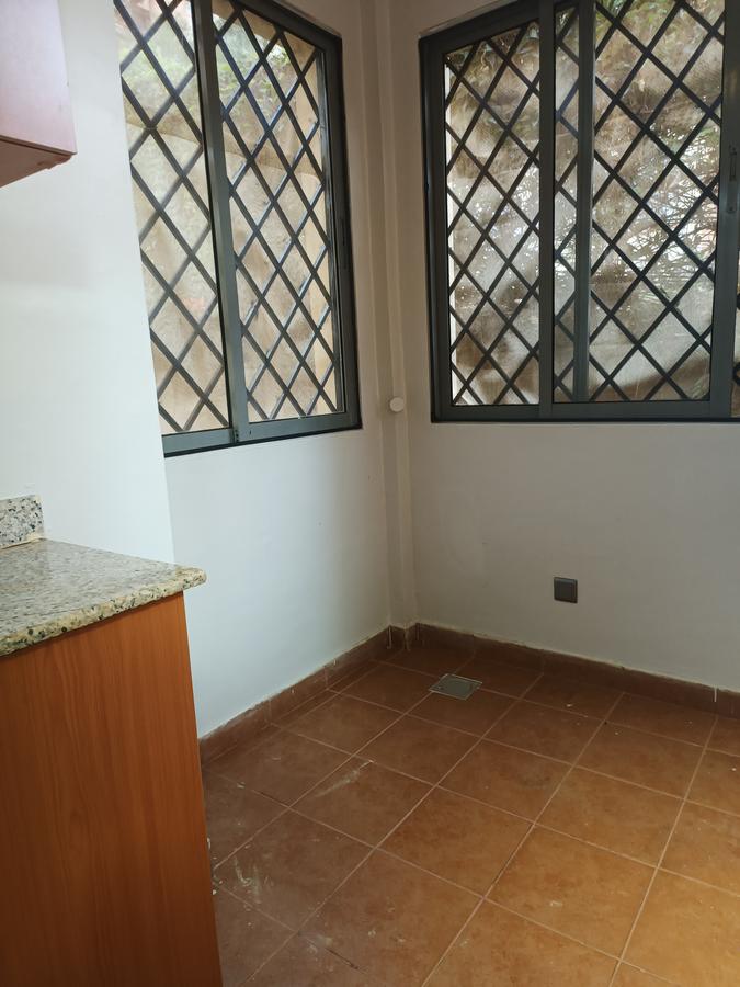 3 Bed Apartment with En Suite at Fourways Junction Estate - 8