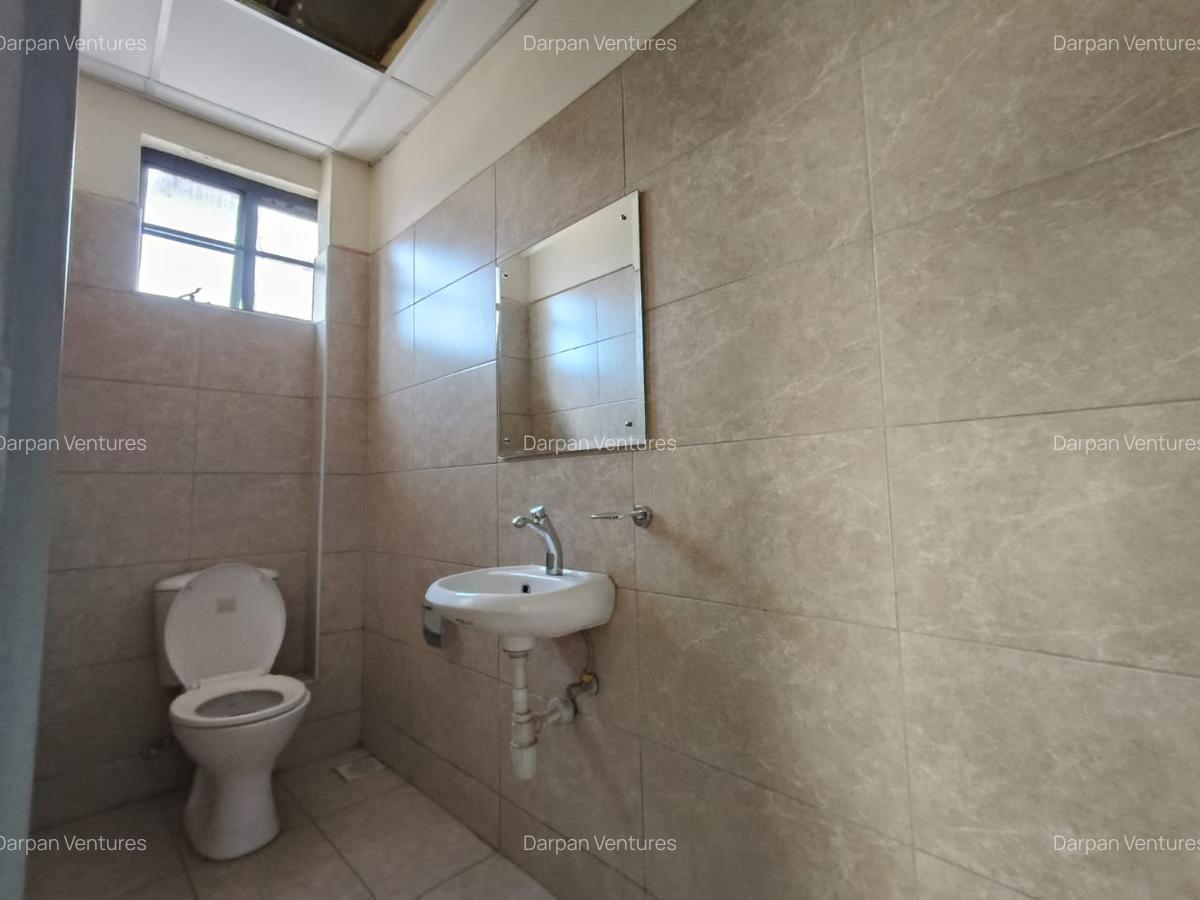 5,940 ft² Warehouse with Service Charge Included in Ruaraka - 6