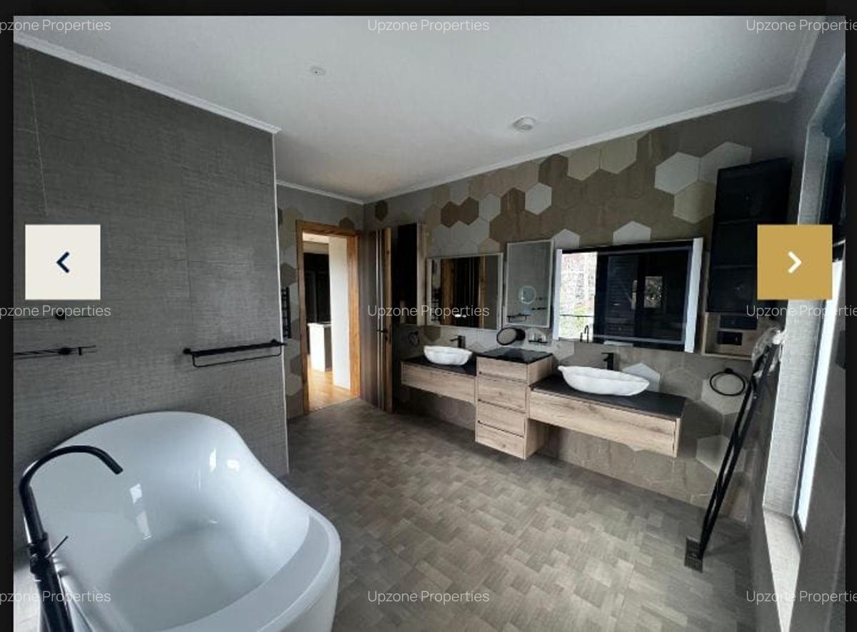 4 Bed Villa with En Suite in Lavington - 6