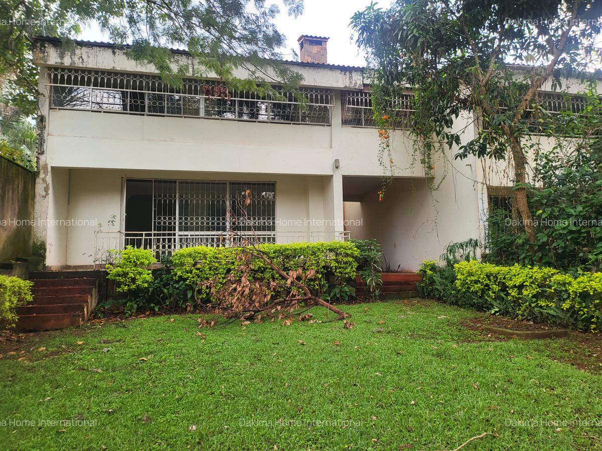 4 Bed Townhouse with En Suite in Spring Valley - 1