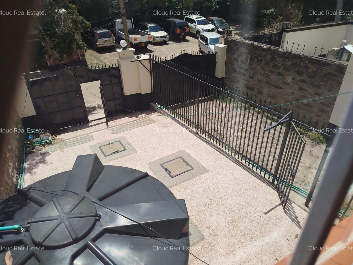 4 Bed House with Garden in South C - 15