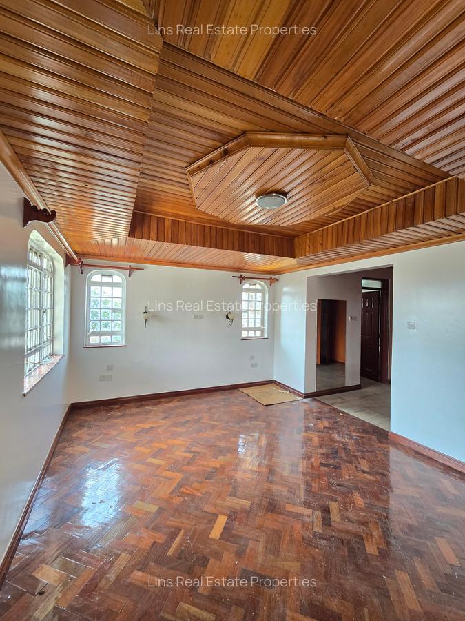 5 Bed House with En Suite in Nyari - 16