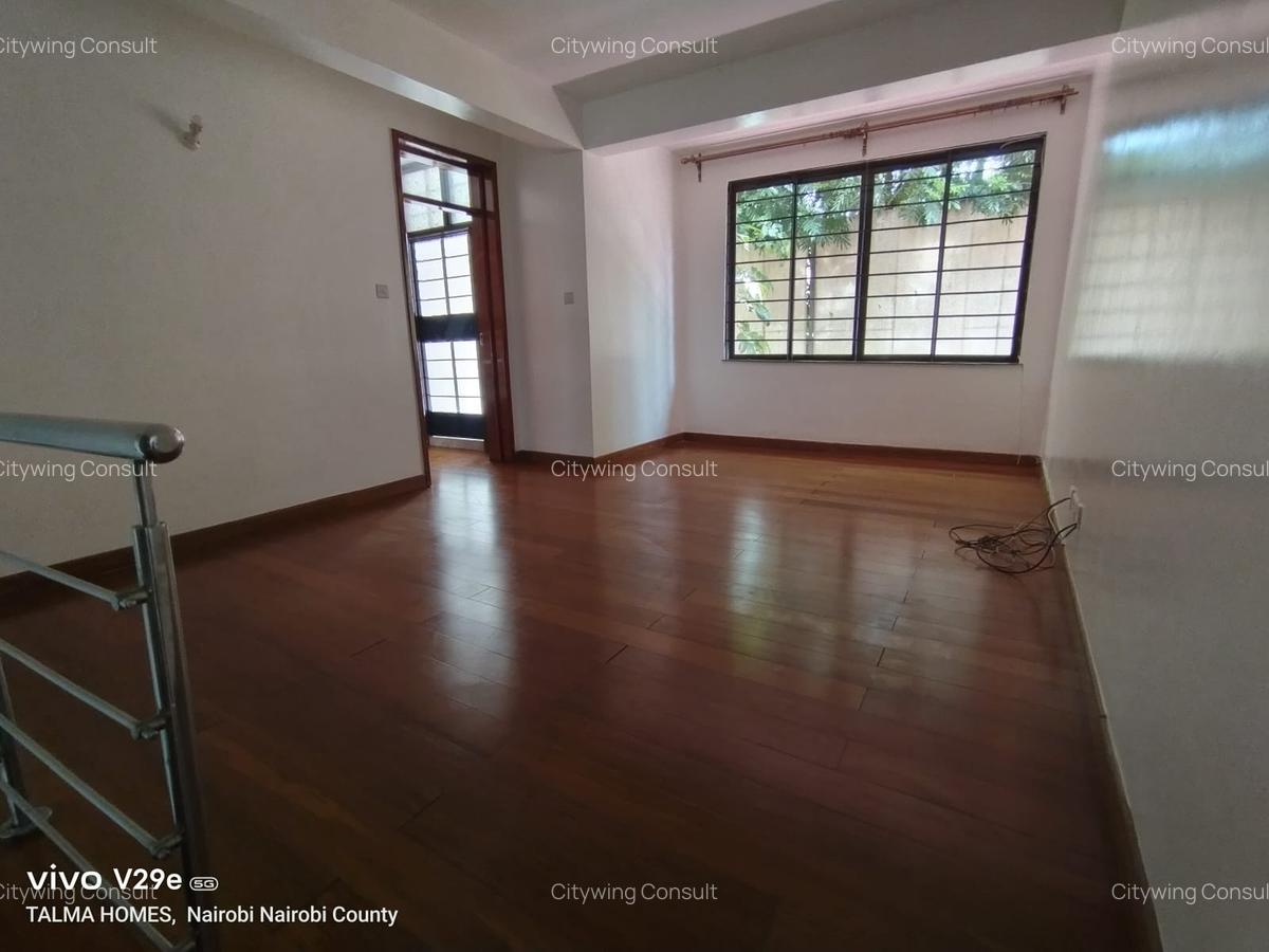 5 Bed Townhouse with En Suite at Convert Drive - 8