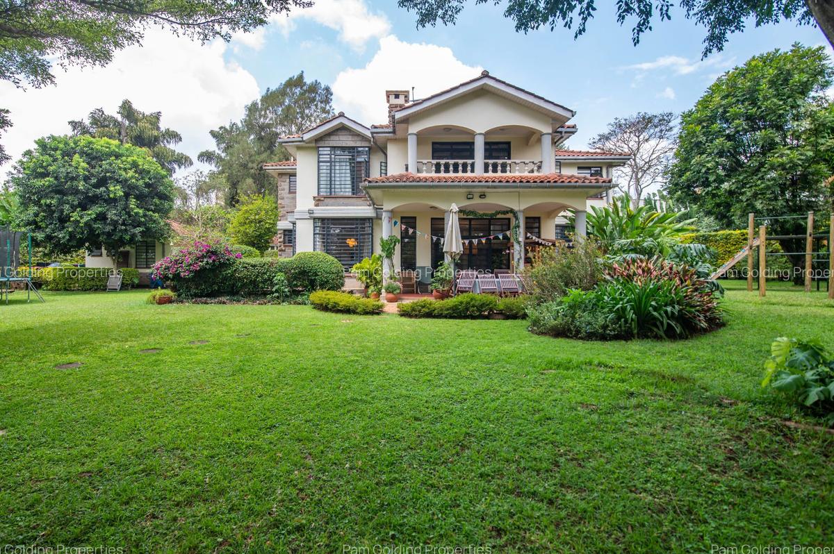 5 Bed House with Garden at Nyari - 2