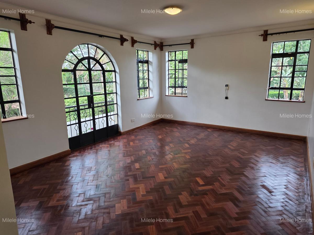 5 Bed Townhouse with En Suite in Kitisuru - 18