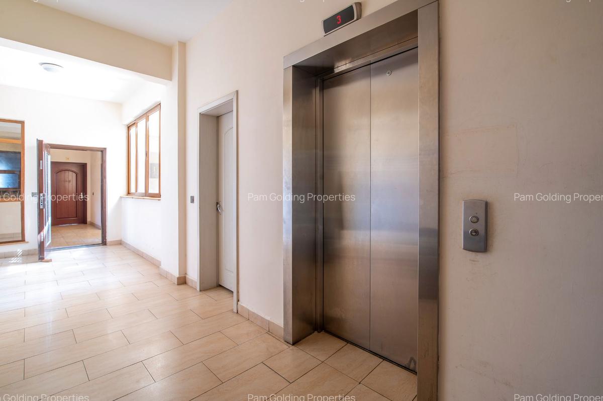 Furnished 1 Bed Apartment with En Suite in Westlands Area - 19