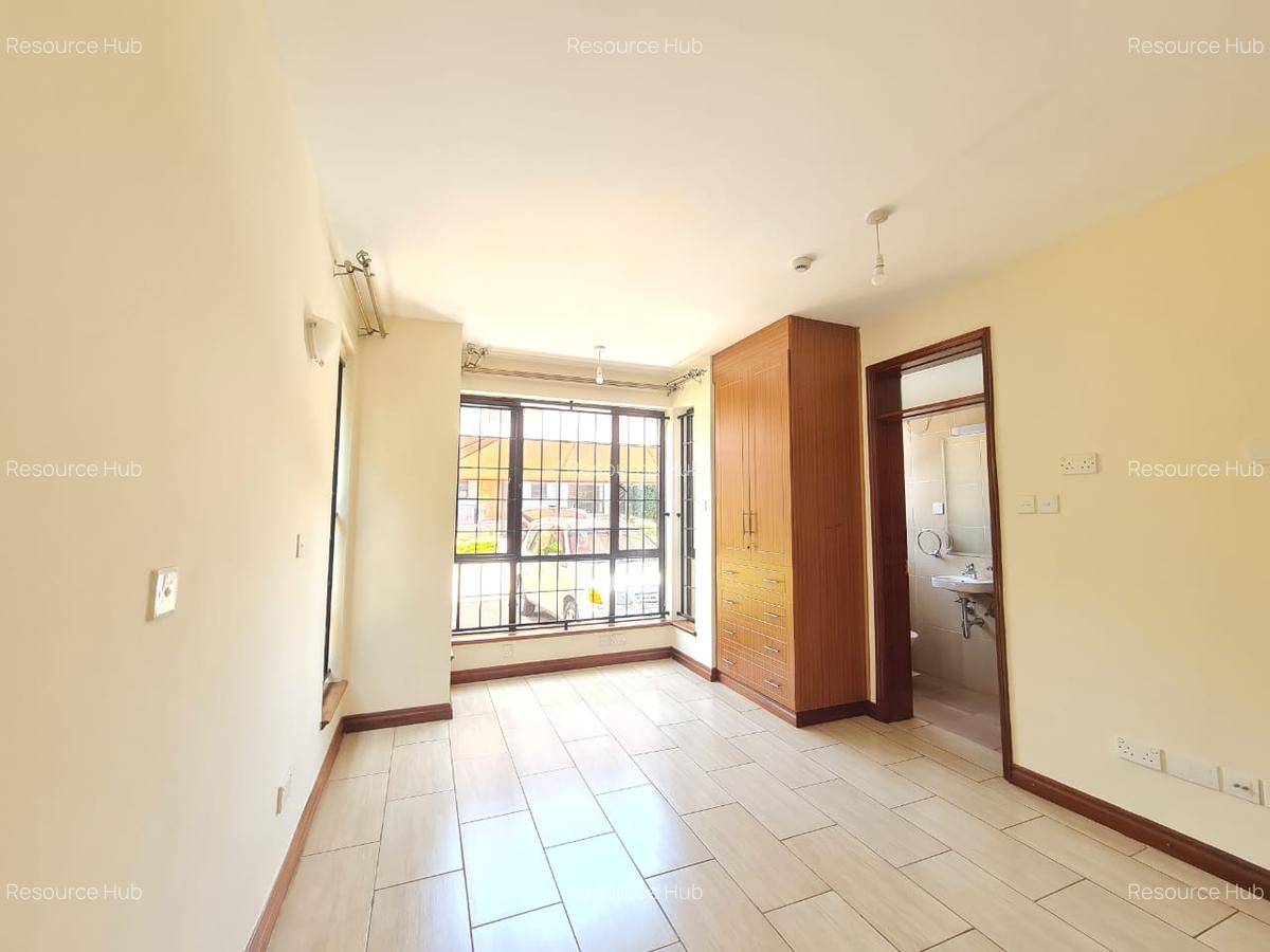 4 Bed Townhouse with En Suite at Runda - 16