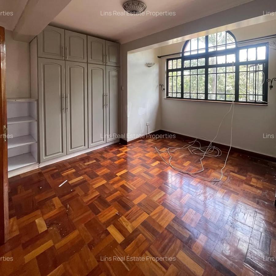 5 Bed Townhouse with En Suite in Lavington - 9
