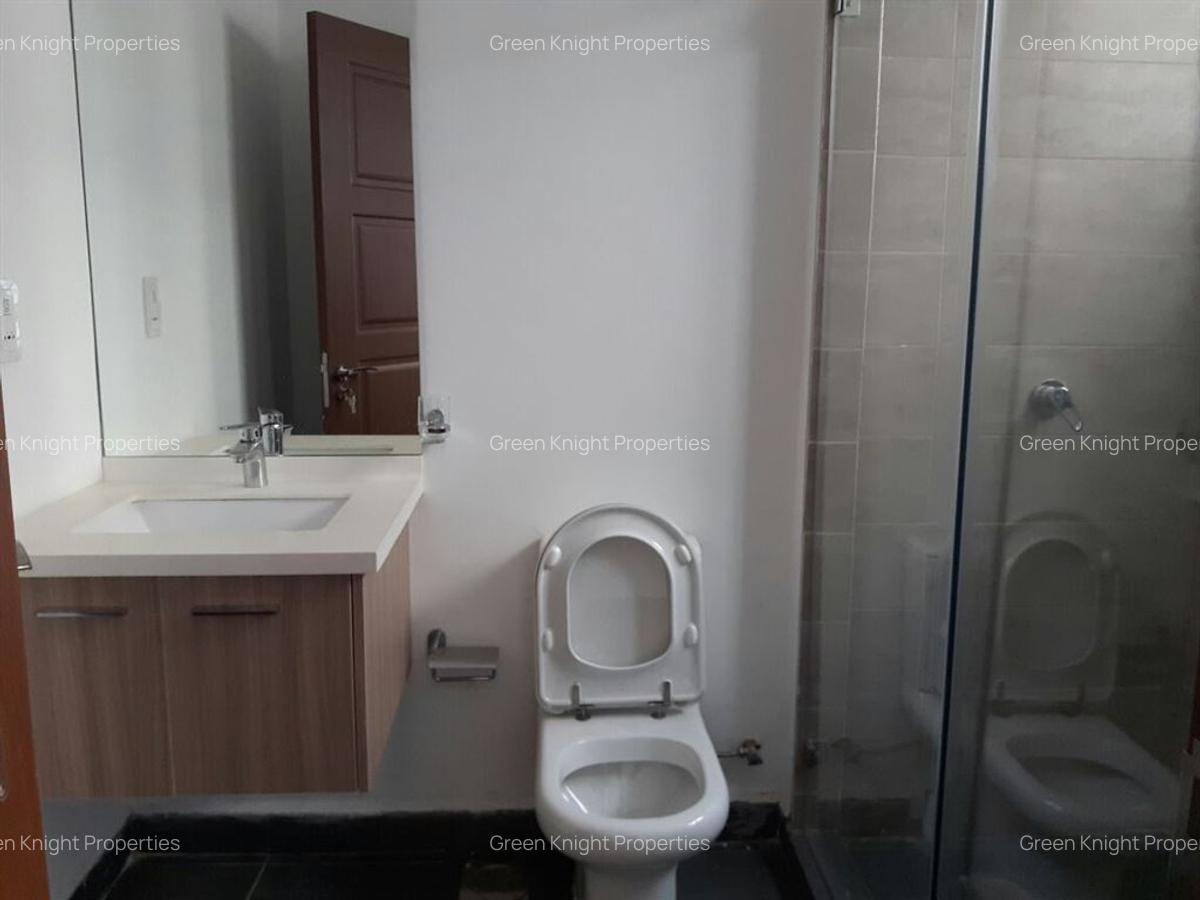 5 Bed House with En Suite in Lavington - 19