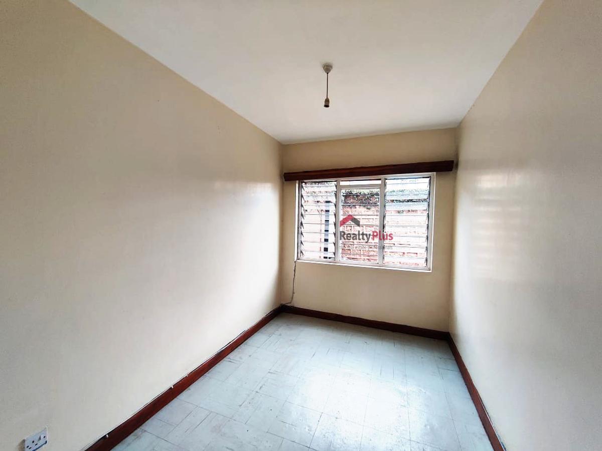 3 Bed Apartment with En Suite in Upper Hill - 10