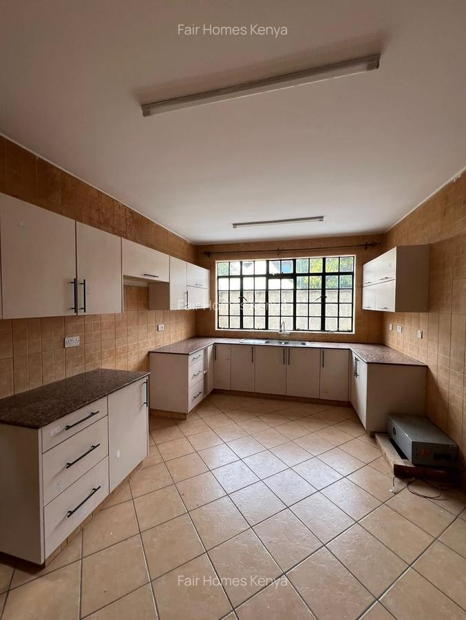 4 Bed Townhouse with En Suite at Lavington Green - 5