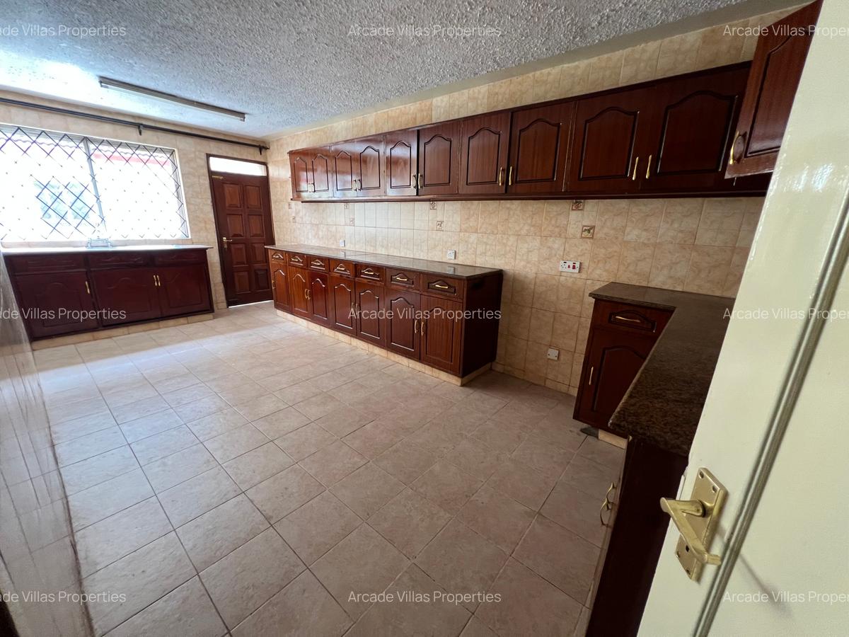 3 Bed Apartment with Swimming Pool in Kileleshwa - 4