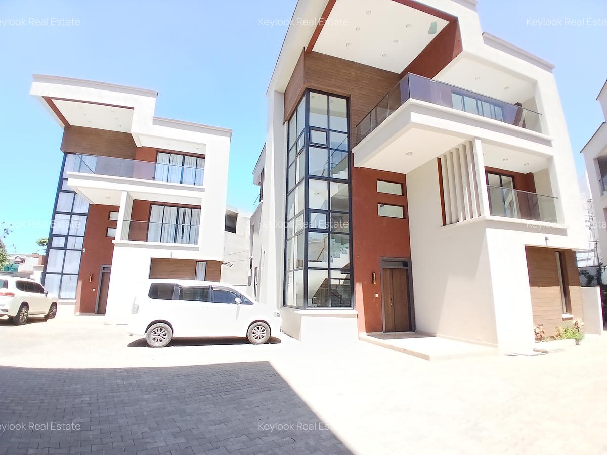 5 Bed Townhouse with En Suite at Lavington Green - 1