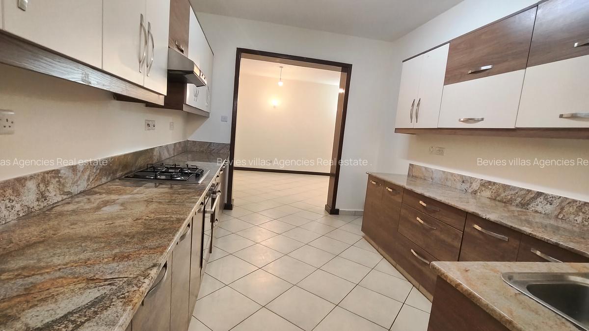 2 Bed Apartment with En Suite at Brookside - 4