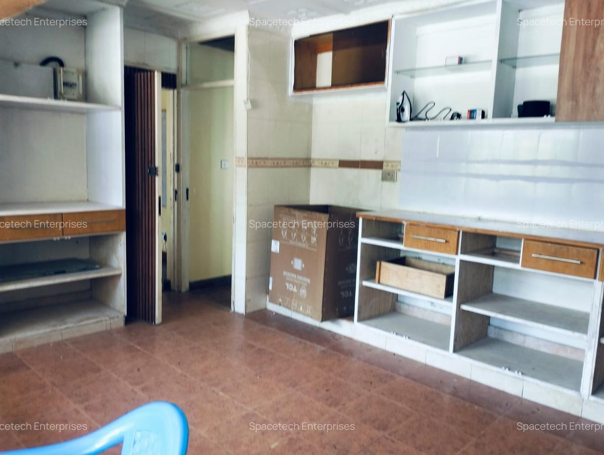 5 Bed House with En Suite in Loresho - 11