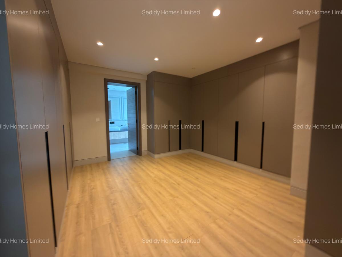 5 Bed Villa with En Suite in Westlands Area - 6